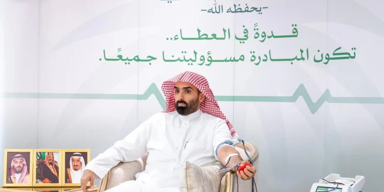 النائب العام يشارك في حملة التبرع بالدم تفاعلاً مع المبادرة الوطنية