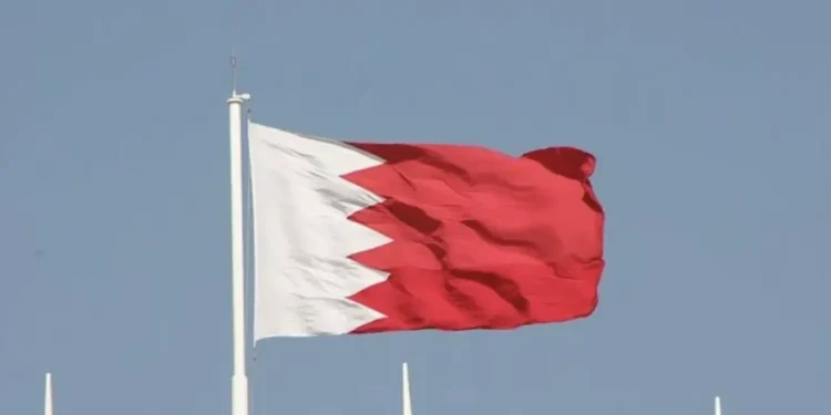 البحرين تُدين الهجوم الحوثي على مطار الرياض وتطالب مجلس الأمن بالتحرك العاجل