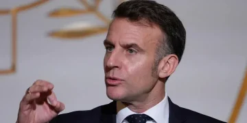 ماكرون يدعو إلى هدنة في قطاع الطاقة ووقف استهداف منشآتها