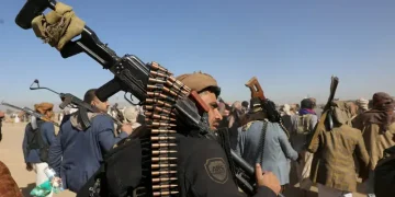 كمائن وغارات جوية تُكبّد الحوثيين خسائر فادحة في جبهات تعز