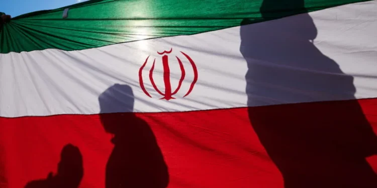 إيران ترفض تقديم مزيد من المرونة لواشنطن وتربط المفاوضات بالوفاء بالتعهدات وتلوّح بمواصلة الحرب