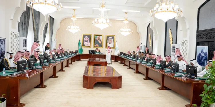 محافظ الطائف يرأس اجتماعًا تنسيقيًّا لبحث جاهزية الموسم الرياضي 2026-2027