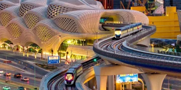 الهيئة الملكية لمدينة الرياض توقّع عقود شراء 94 قطارًا جديدًا