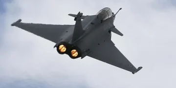 التحالف يُحبط 13 مقذوفًا حوثيًا في ليلة واحدة ويضرب مصادر تسليح الميليشيا في صنعاء