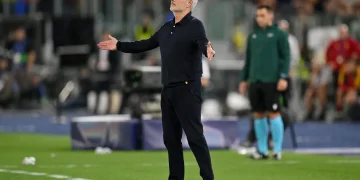 مورينيو يوجّه انتقادات عقب فوز ريال مدريد 4-3 على روما.. ويدافع عن فينيسيوس