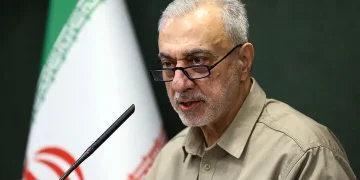 البرلمان الإيراني يمنح الثقة لمهرداد أخلاقي وزيرًا للدفاع