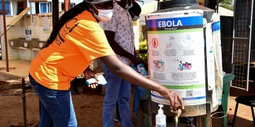 كينيا تسجّل الحالة الثامنة بإيبولا ومصاب جديد من مرافقي المرضى