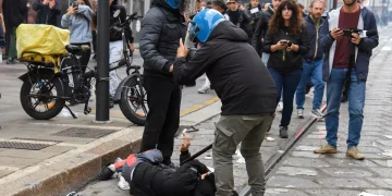 271 موقوفاً في “ميلانو الإيطالية”بعد نهب متاجر واشتباكات مع الشرطة