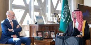 راكان بن سلمان يستقبل سفير المملكة المتحدة ويبحث معه فرص التعاون