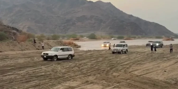 الدفاع المدني يعثر على الطفل الثالث متوفياً في سيول الشرائع بمكة
