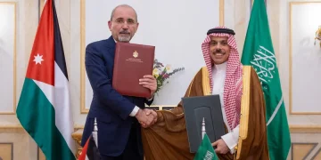 وزير الخارجية يستقبل نظيره الأردني ويوقّعان بروتوكولاً لمجلس التنسيق الأعلى