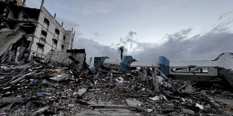 4 شهداء فلسطينيين في غارات إسرائيلية على غزة واعتقال 19 بالضفة