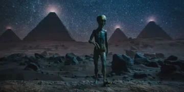 جسم أسود مثلث يحلّق بصمت ويختفي خلال ثوانٍ.. وثائق البنتاغون تكشف شهادة غامضة