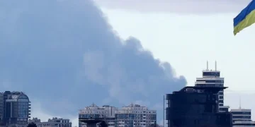 مسلح يفتح النار في كييف ويقتل شخصاً ويصيب آخر