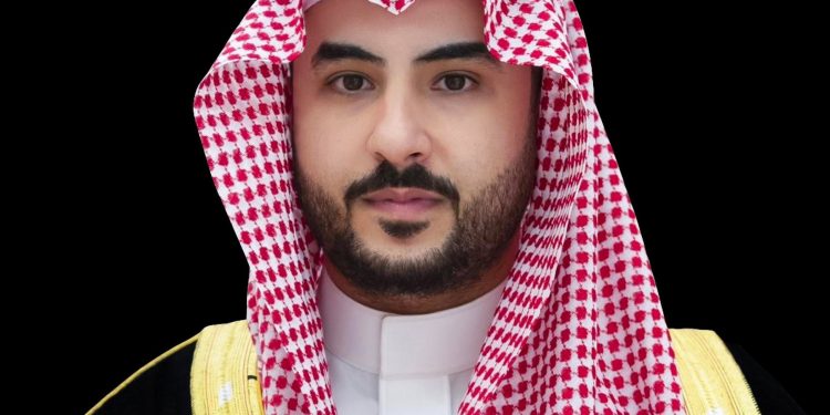 وزير الدفاع الأمير خالد بن سلمان يزور طهران على رأس وفد من دول اتفاقية مكة