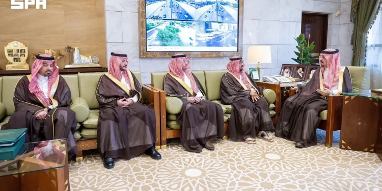 أمير الرياض يستقبل قيادة هيئة تطوير محمية الإمام عبدالعزيز ويطّلع على تقريرها السنوي