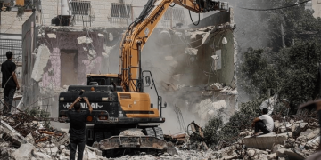 الاحتلال يهدم منشآت في جنين والخليل ويواصل حصار الخليل لليوم الرابع