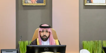 أمير جازان يرأس اجتماع مجلس المنطقة للفترة الثامنة في دورته الأولى